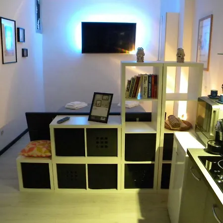 Lägenhet House Pratello 5 *