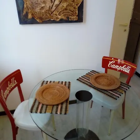 House Pratello 5 アパート *