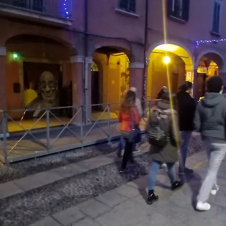 House Pratello 5 アパート *