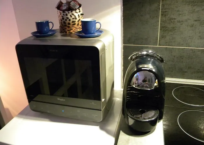 House Pratello 5 شقة